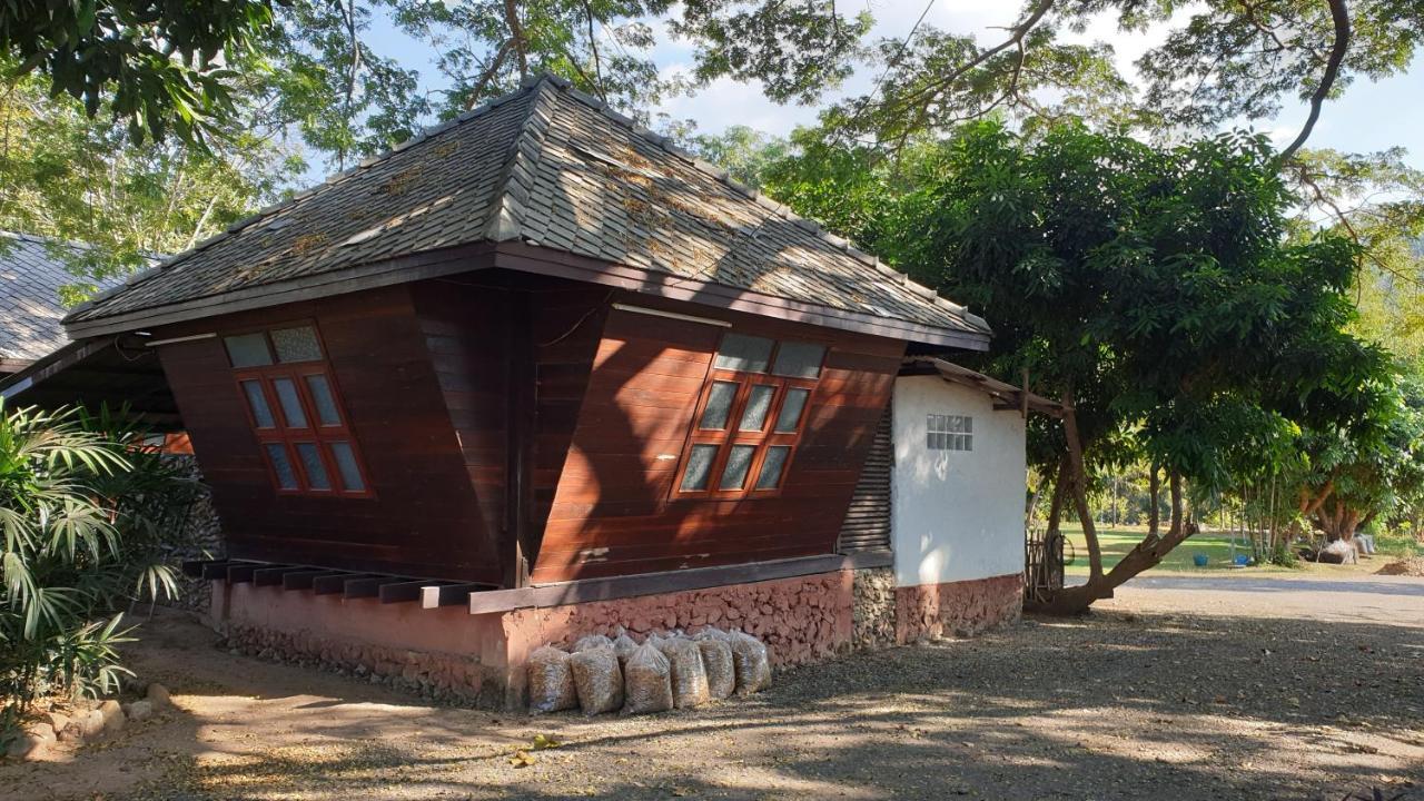 จำค่า ชาเลท์ บ้านพักสวนเกษตร Lampang Extérieur photo
